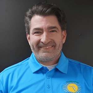 A headshot of CFO, Bob Thomas.