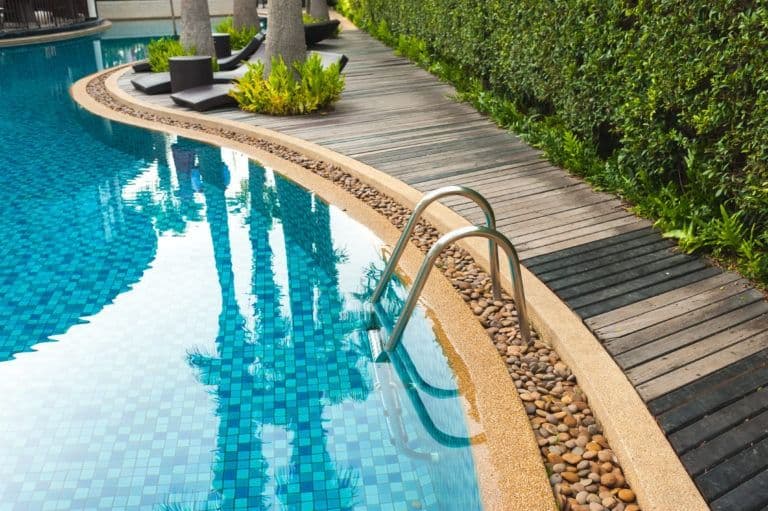 fewa-main-imgi_17_Solar-Pool-Heater-Panels-Orlando-768x511.jpg